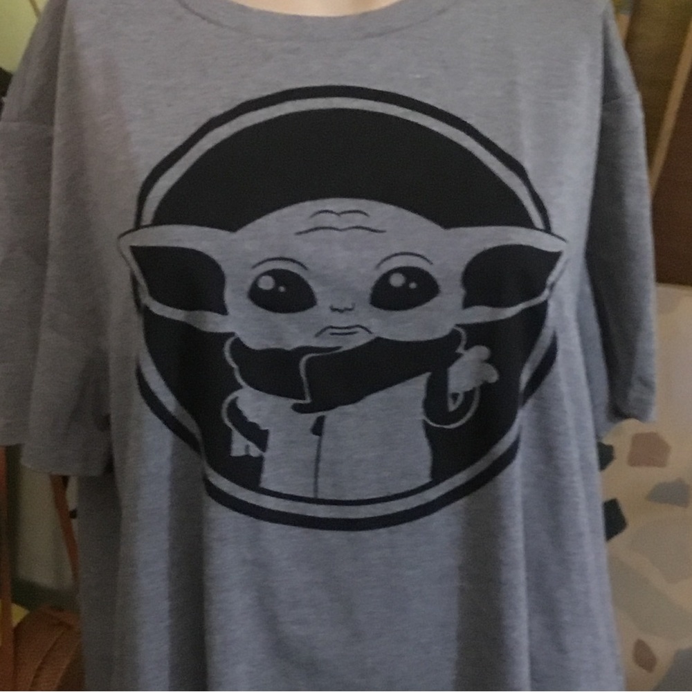 GROGU BABY YODA THE CHILD GRAPHIC SHORT SLEEVE CREW NECK T-SHIRT SIZE XXL